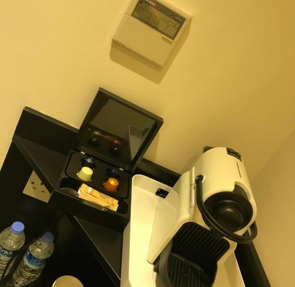 四人标准间, Nox Belsize Park