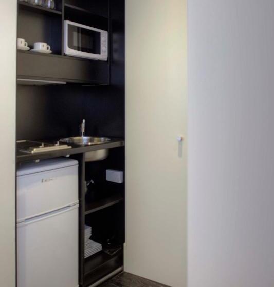 四人标准间, Nox Belsize Park