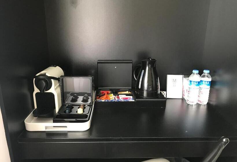 标准三人间, Nox Belsize Park