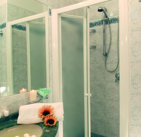 Quarto Estandar, Thea & Residence