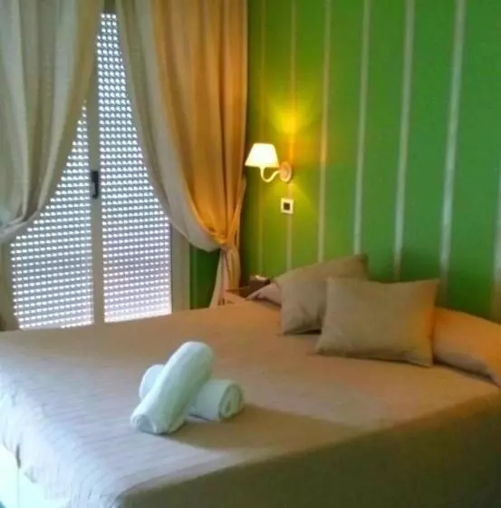 Juniorsviitti, Thea & Residence