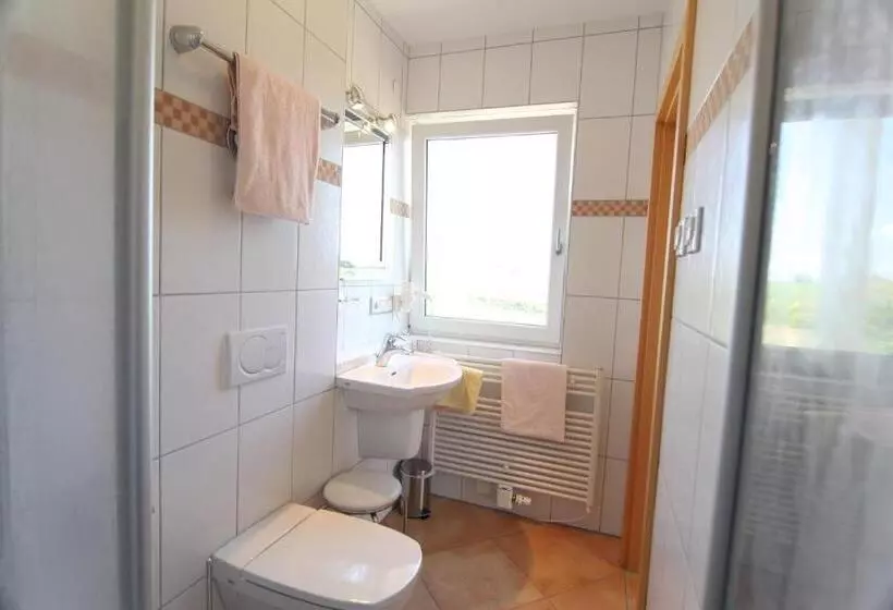 Standard Yhden Hengen Huone, Villa Toskana