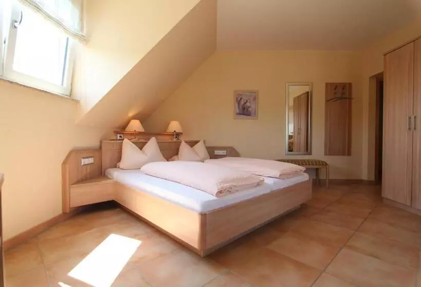 Standard Yhden Hengen Huone, Villa Toskana