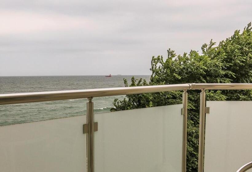 דירת חדר, Albizia