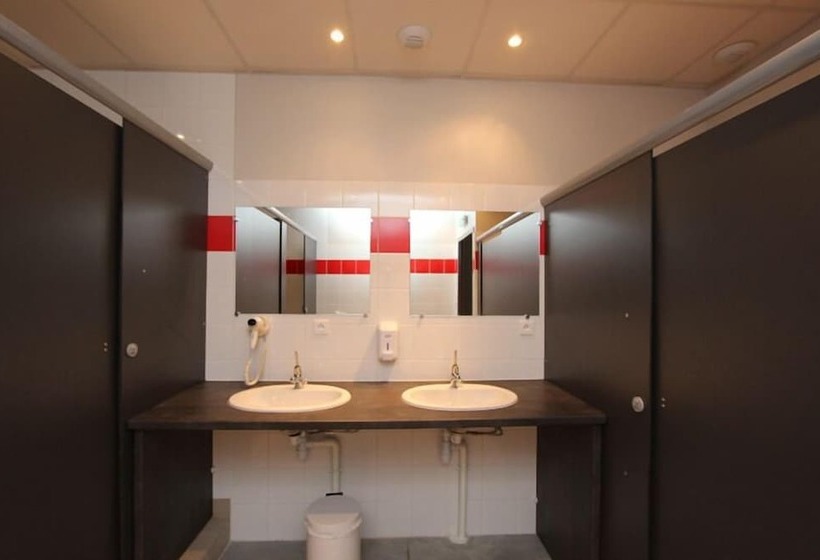 Seng i Delt Værelse, Auberge Flyzone Hostel