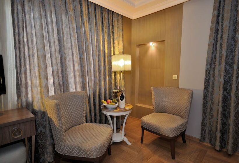 غرفة قياسية, Grand Atakum