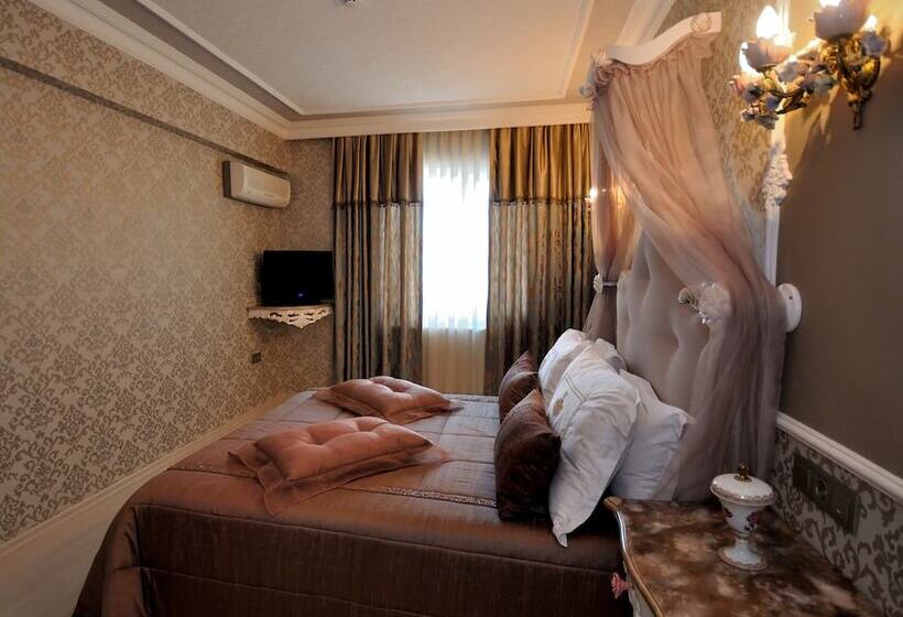 جناح, Grand Atakum