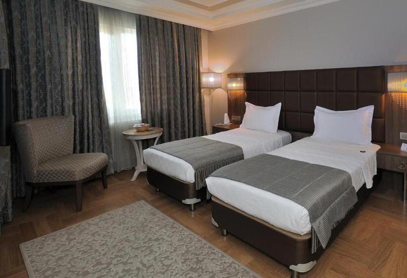 غرفة قياسية, Grand Atakum