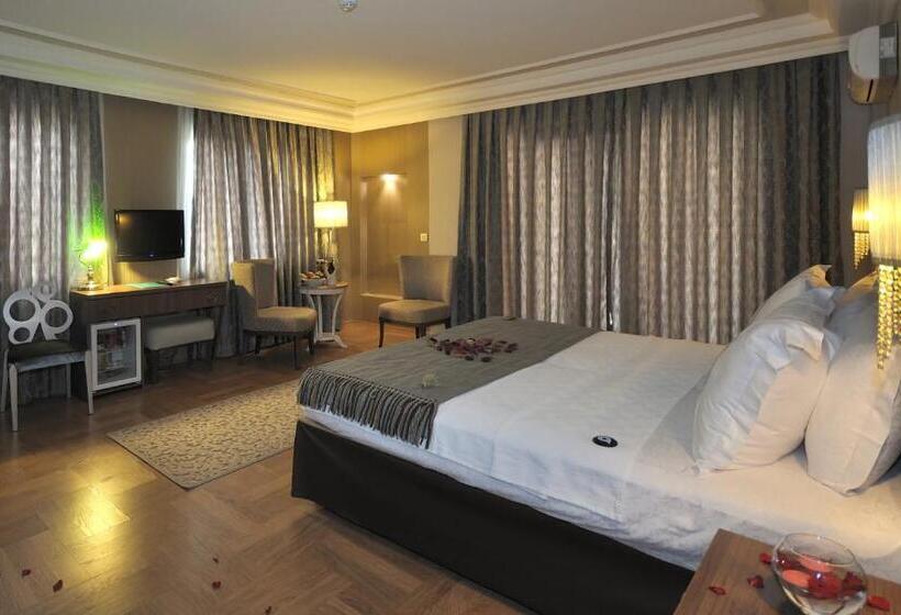 غرفة ديلوكس, Grand Atakum