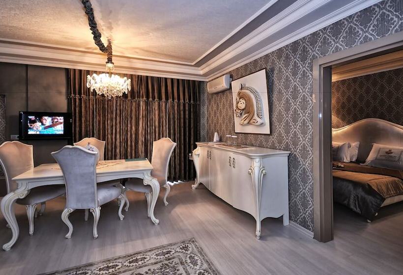 جناح, Grand Atakum