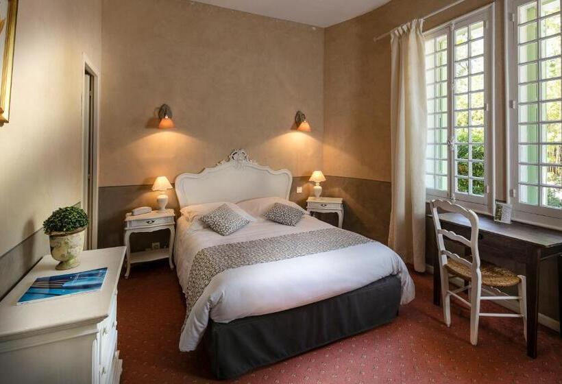 Номер Стандарт, Demeures Et Châteaux Hôtel L Hermitage