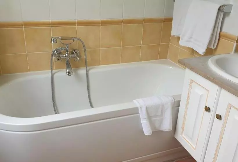 スタンダードトリプルルーム, Demeures Et Châteaux Hôtel L Hermitage