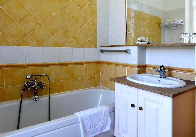 Номер Стандарт, Demeures Et Châteaux Hôtel L Hermitage