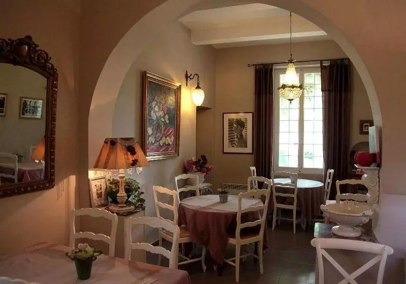 スタンダードルーム, Demeures Et Châteaux Hôtel L Hermitage