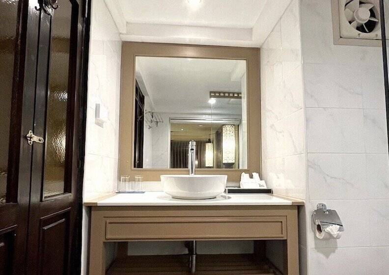 Семейный Номер, Nak Nakara Hotel Sha Extra Plus