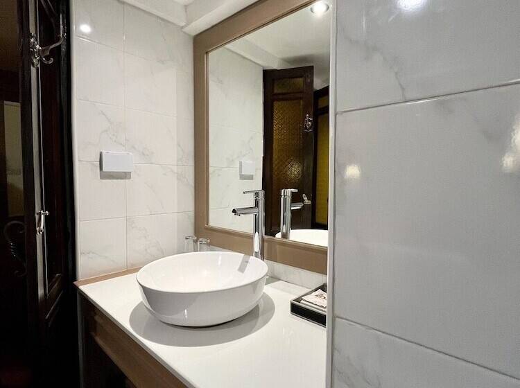 Семейный Номер, Nak Nakara Hotel Sha Extra Plus