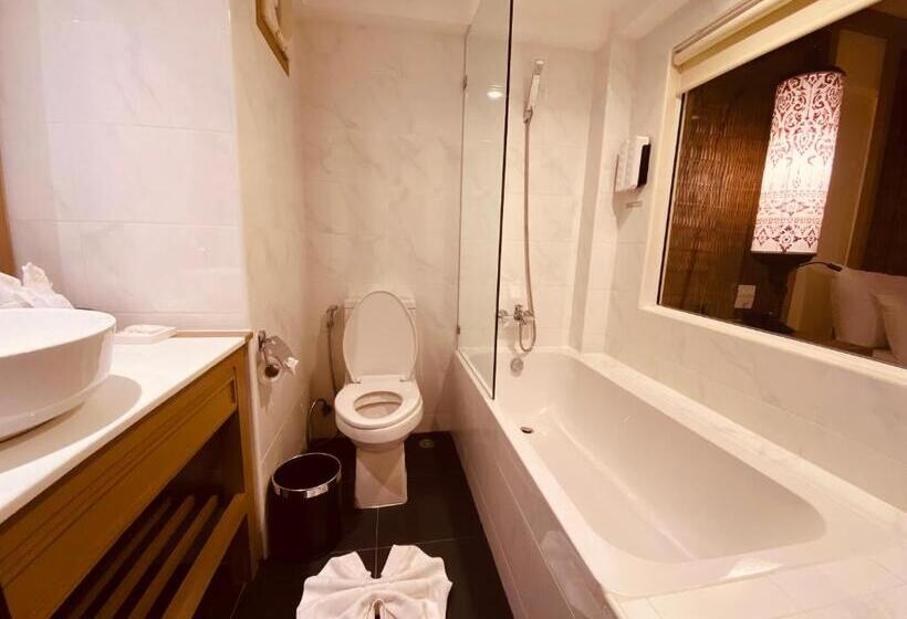 Семейный Номер, Nak Nakara Hotel Sha Extra Plus