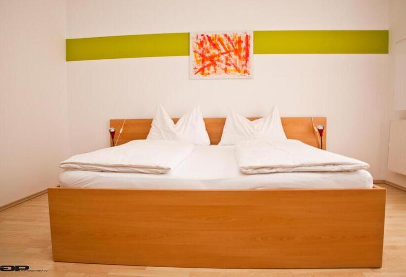 Номер Стандарт, Pension Schlögl