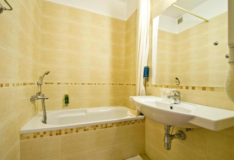 חדר סטנדרט עם מרפסת, Senec Aqua Resort