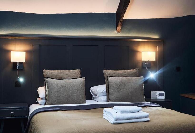 غرفة سوبيريور, The Brown S