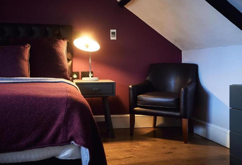 غرفة قياسية, The Brown S