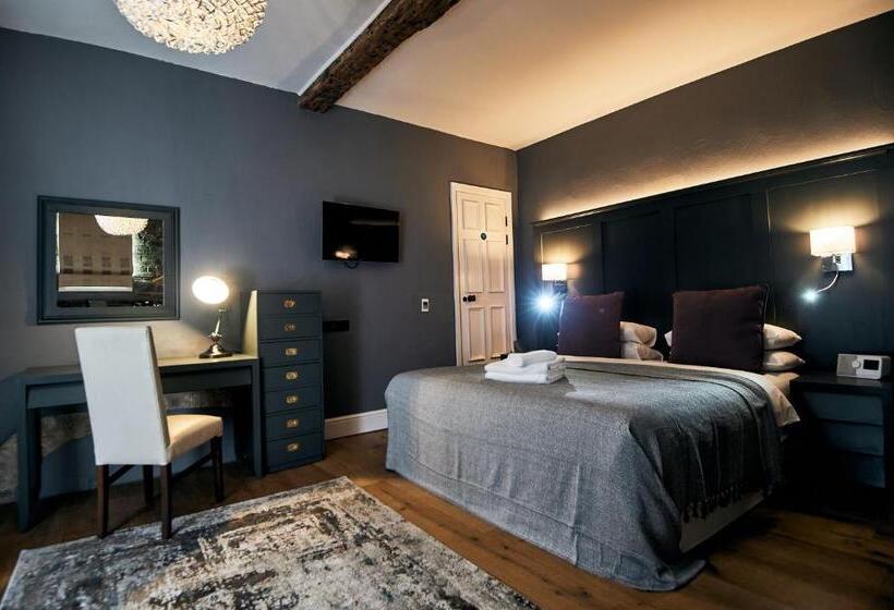 غرفة سوبيريور, The Brown S