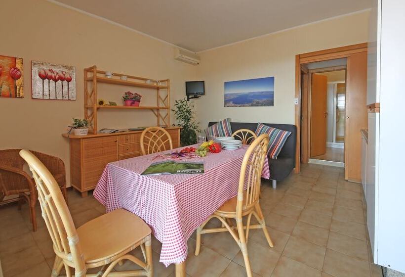 شقة غرفة واحدة, Villenpark Sanghen