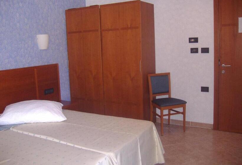 غرفة قياسية, Zlatni Lav