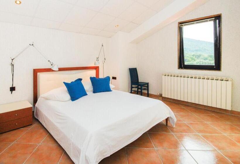 شقة ديلوكس 3 غرف نوم مطلة على البحر, Zlatni Lav