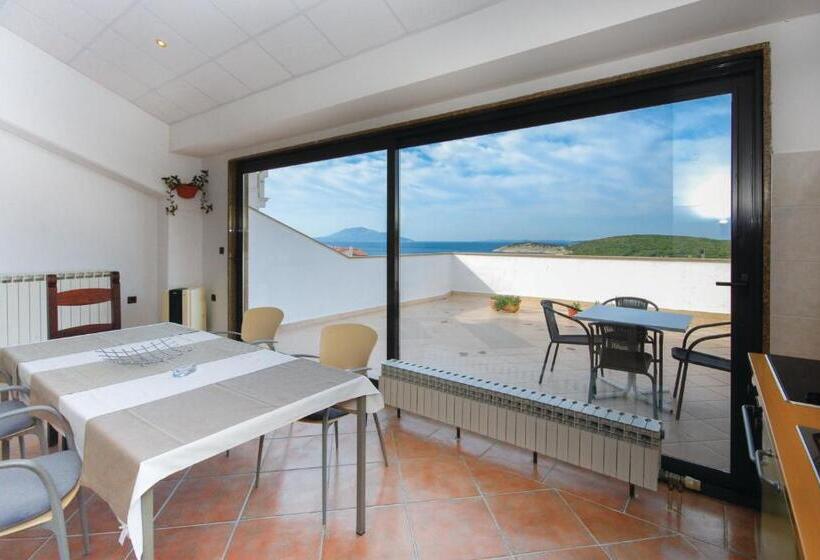 شقة ديلوكس 3 غرف نوم مطلة على البحر, Zlatni Lav