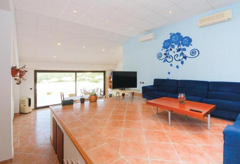 شقة ديلوكس 3 غرف نوم مطلة على البحر, Zlatni Lav