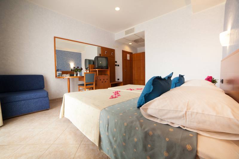 غرفة قياسية مزوَّدة بشُرفة, Zlatni Lav