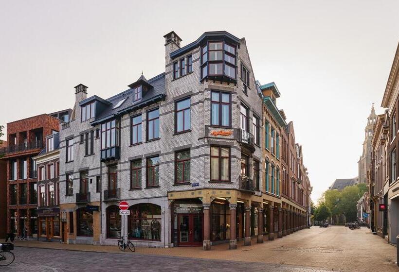 سوییت جونیور, Miss Blanche