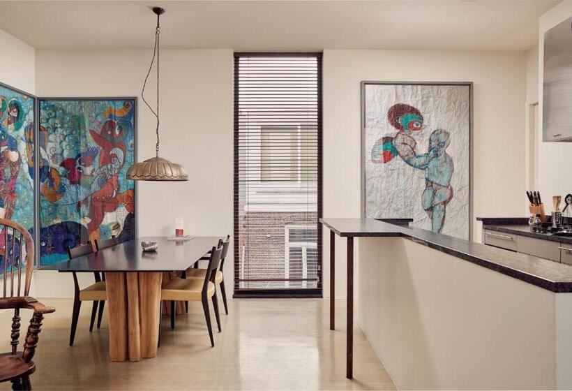 سوییت, Miss Blanche