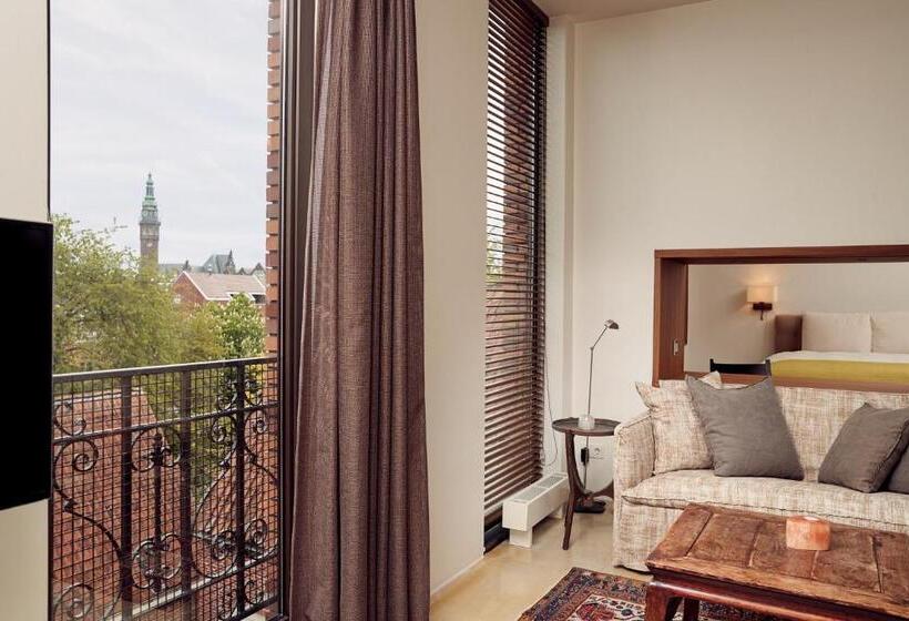 سوییت, Miss Blanche