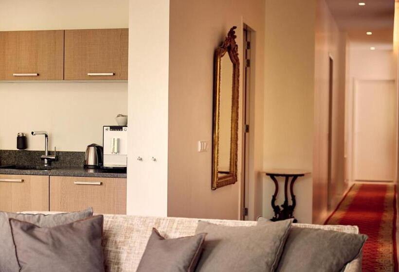 سوییت اجرایی, Miss Blanche