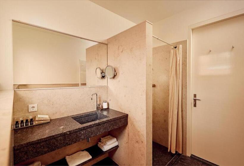 1 Bedroom Penthouse Apartment, Miss Blanche