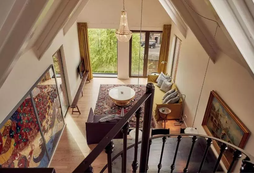 1 Bedroom Penthouse Apartment, Miss Blanche
