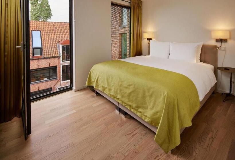 1 Bedroom Penthouse Apartment, Miss Blanche