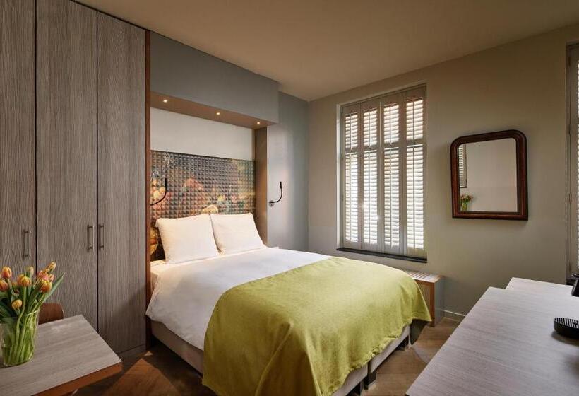 اتاق استاندارد, Miss Blanche