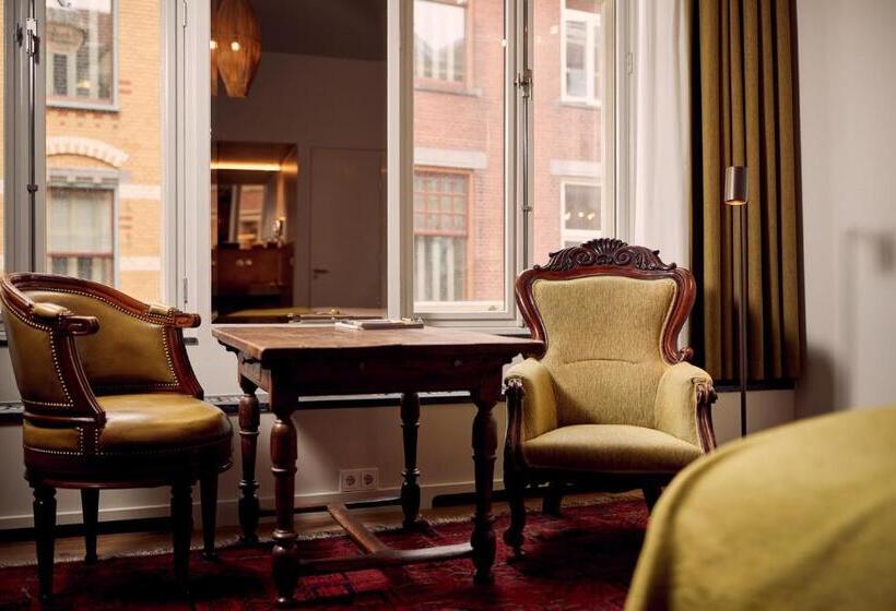 اتاق لوکس, Miss Blanche