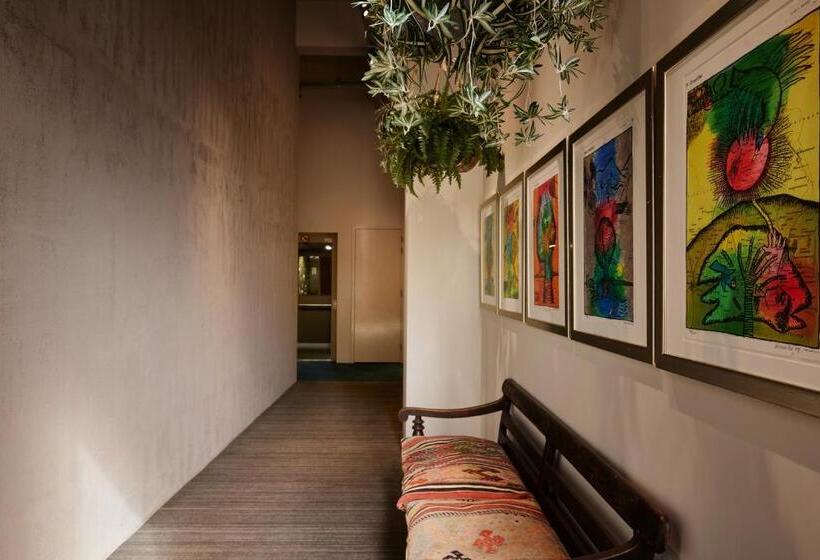 سوییت لوکس, Miss Blanche