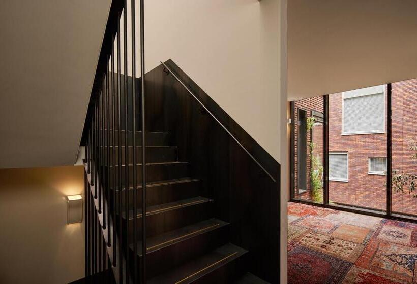 آپارتمان 1 خوابه با بالکن, Miss Blanche