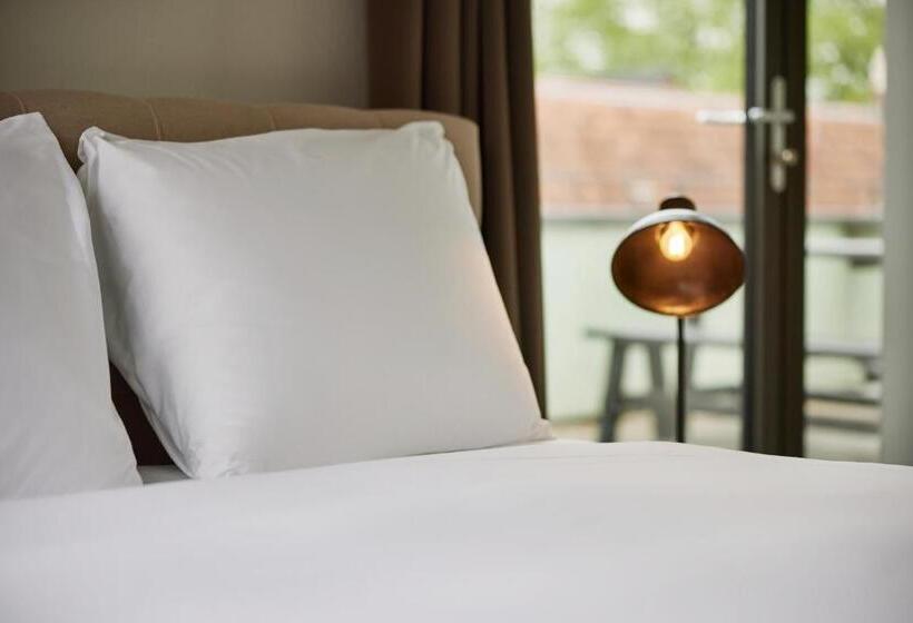 آپارتمان 1 خوابه با بالکن, Miss Blanche