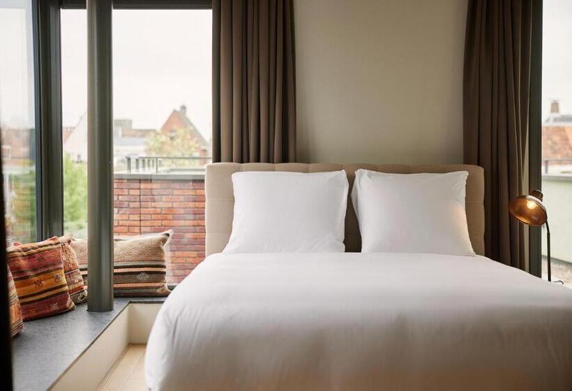 آپارتمان 1 خوابه با بالکن, Miss Blanche