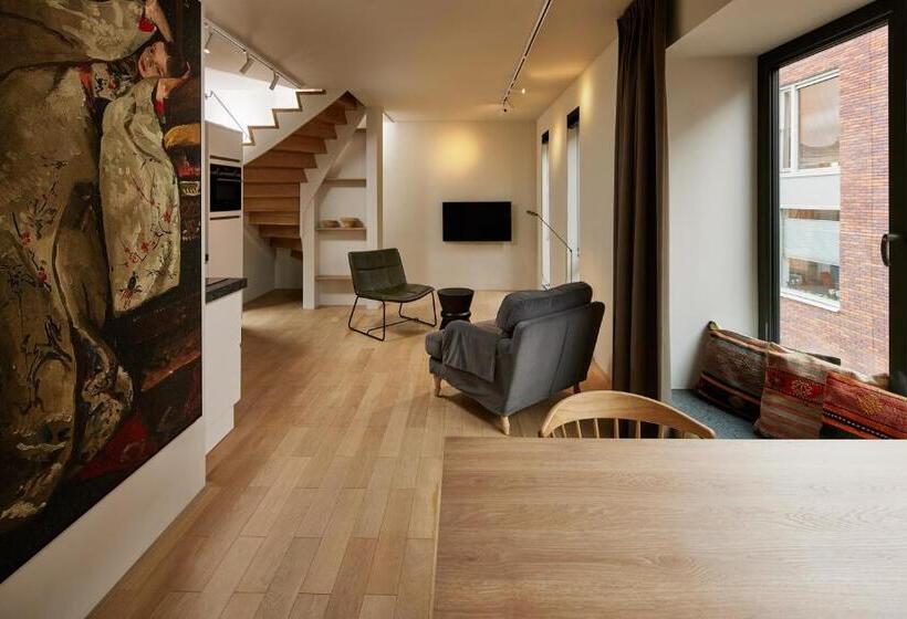 آپارتمان 1 خوابه با بالکن, Miss Blanche