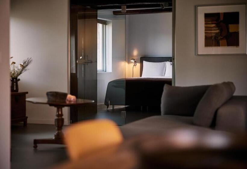 آپارتمان 1 خوابه همکف, Miss Blanche