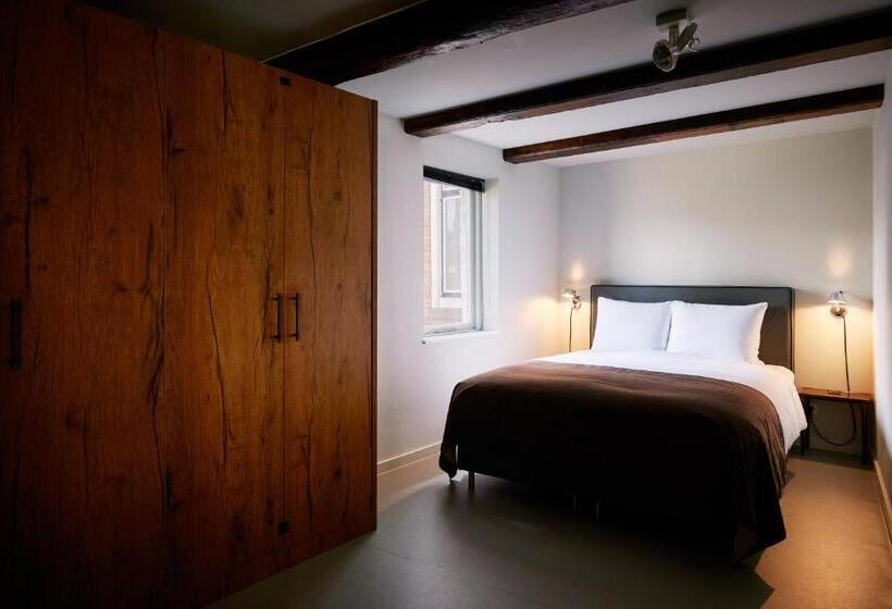 آپارتمان 2 خوابه, Miss Blanche