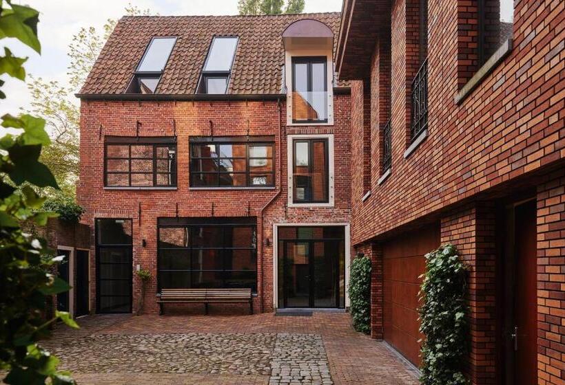 آپارتمان 1 خوابه, Miss Blanche