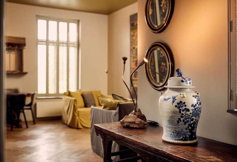 سوییت جونیور, Miss Blanche